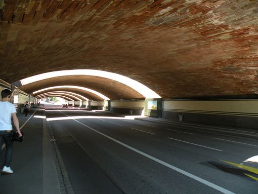  Tunnel sous les voies ferrées
